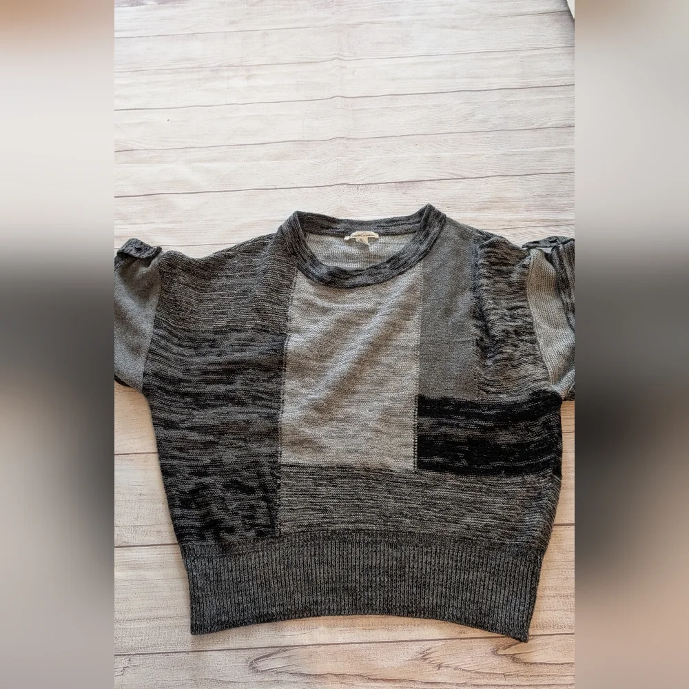 Kenneth Cole New York Short Sleeve Black And Grey Neutral Sweater. Size Medium - Picture 7 of 13